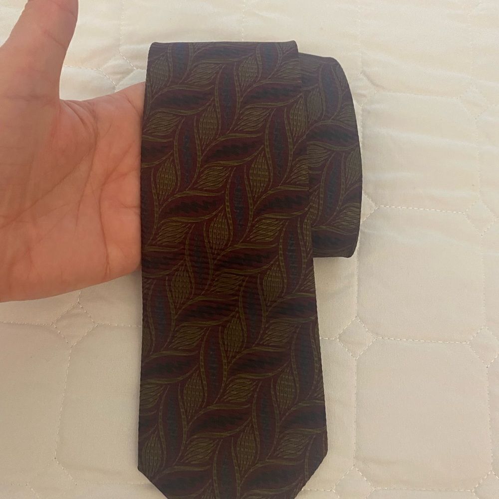 Giorgio Armani 100% pure silk tie